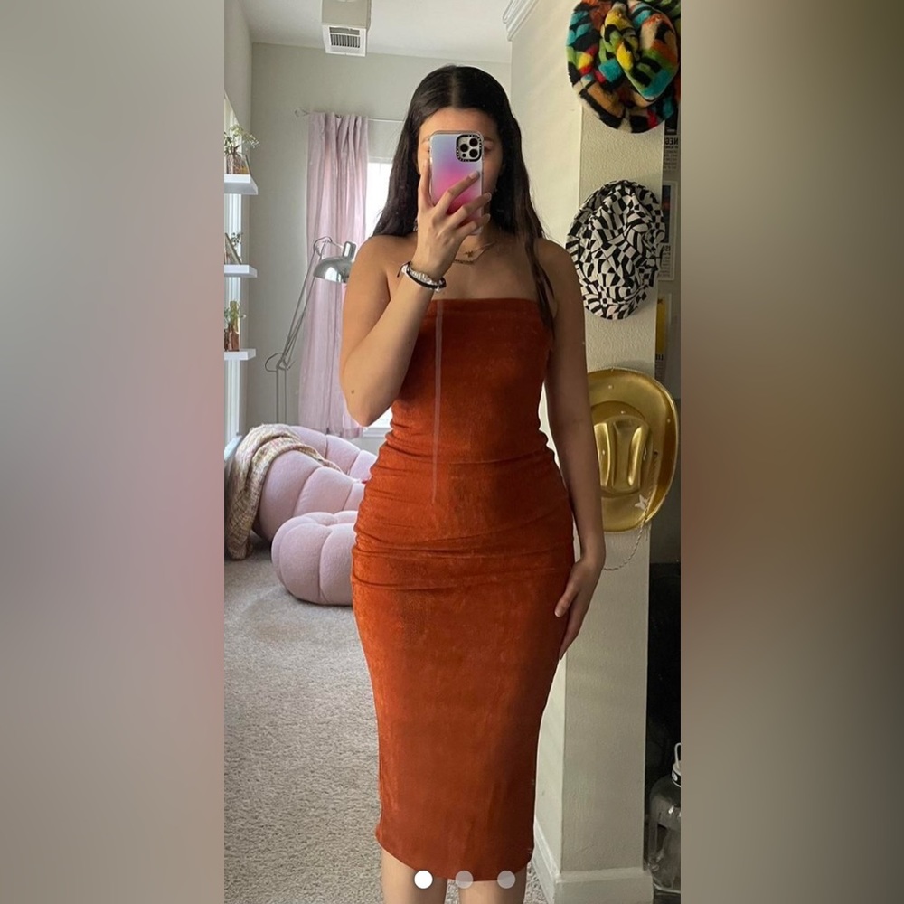 Nova strapless Orange midi dress